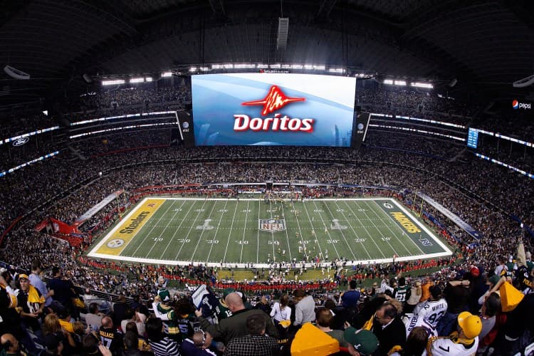 Digital scoreboard with sponsor integration during key play